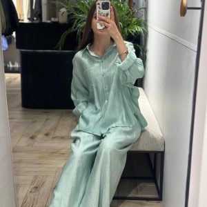 Alternative view of emerald green set