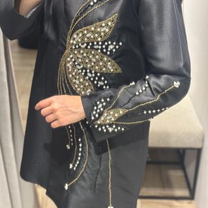 Alternative view of chic black blazer